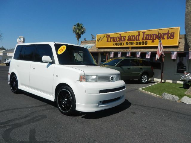 Scion xB 2005 photo 13