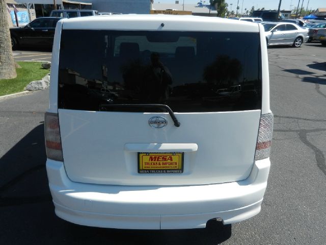 Scion xB 2005 photo 15