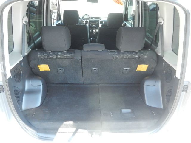 Scion xB 2005 photo 6