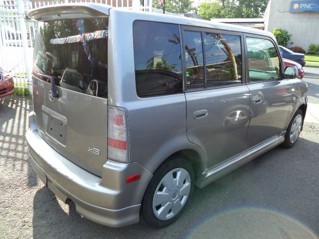 Scion xB 2005 photo 5