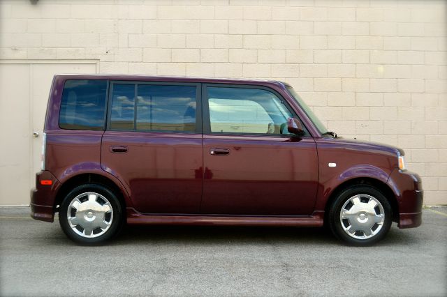 Scion xB 2005 photo 5