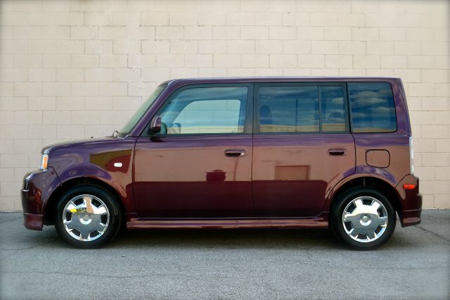 Scion xB 2005 photo 6