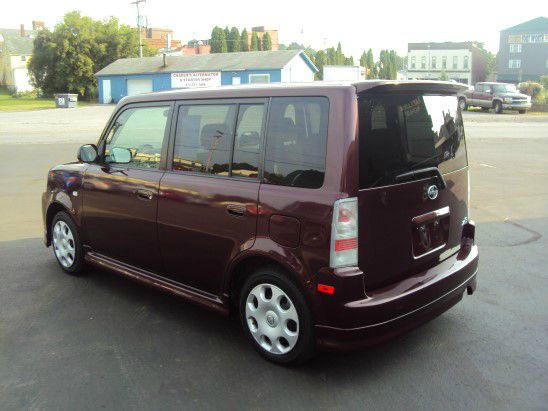 Scion xB 2005 photo 4