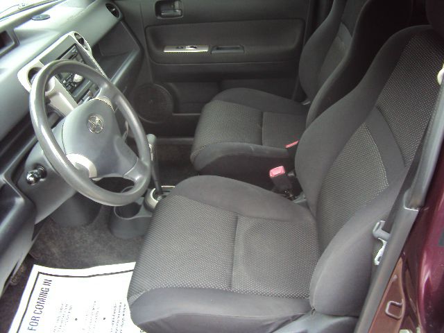 Scion xB 2005 photo 4