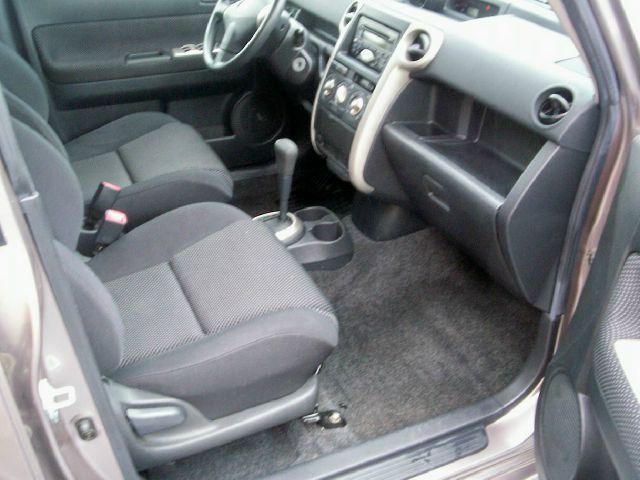 Scion xB 2005 photo 10