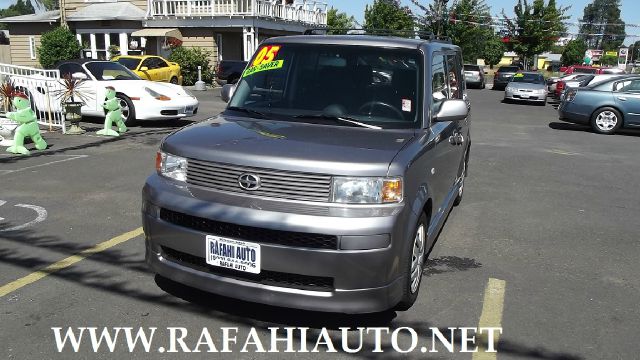 Scion xB 2005 photo 3