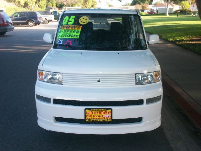 Scion xB 2005 photo 4