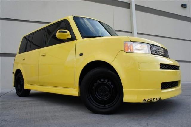 Scion xB 2005 photo 1