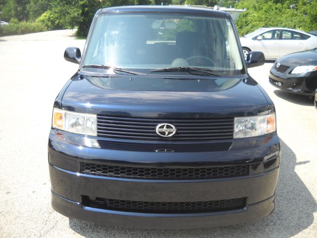 Scion xB 2005 photo 3