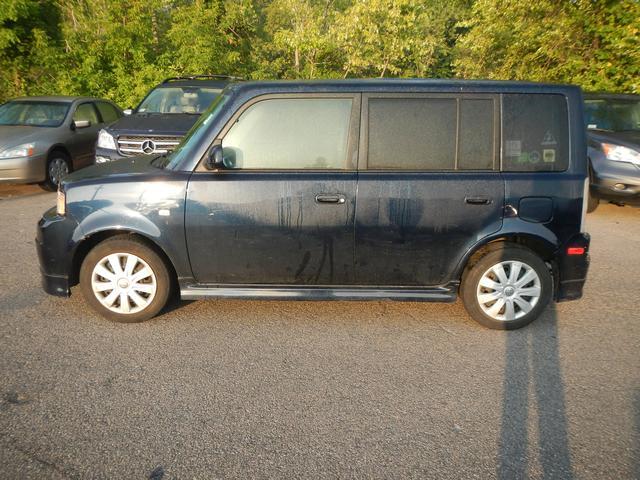 Scion xB Base SUV