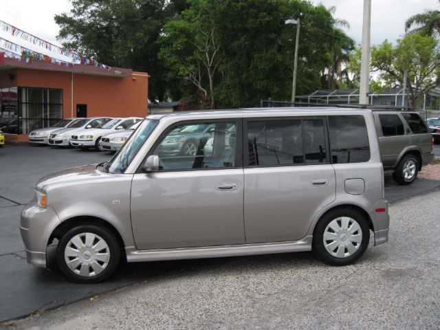 Scion xB 2006 photo 1