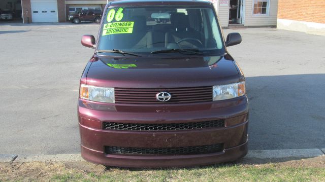 Scion xB 2006 photo 4