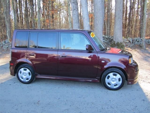 Scion xB 2006 photo 2