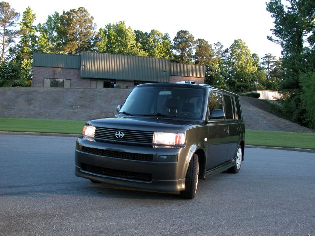 Scion xB 2006 photo 2