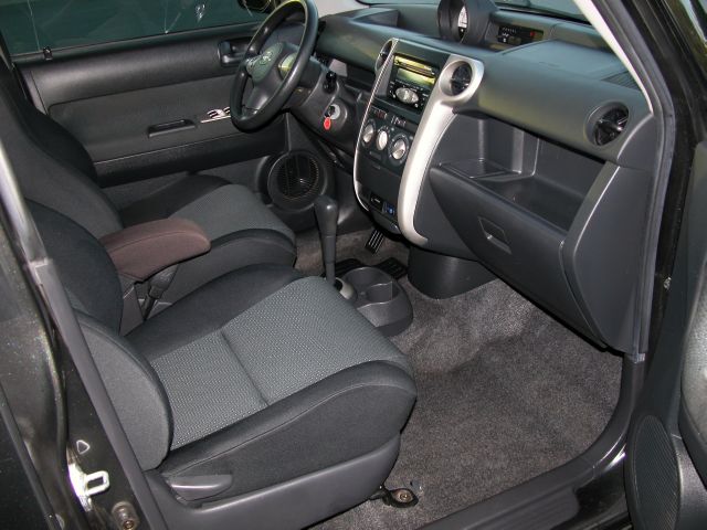 Scion xB 2006 photo 9