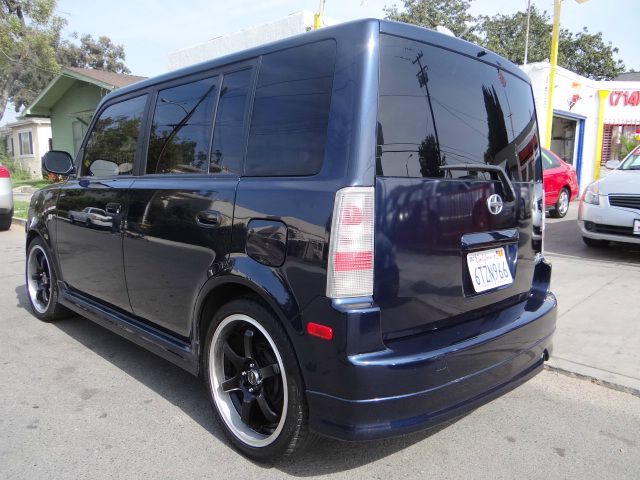 Scion xB 2006 photo 1