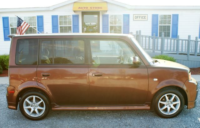 Scion xB 2006 photo 4