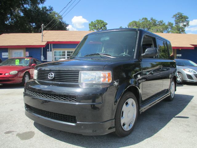 Scion xB 2006 photo 1