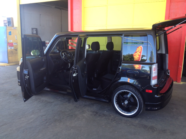 Scion xB 2006 photo 3