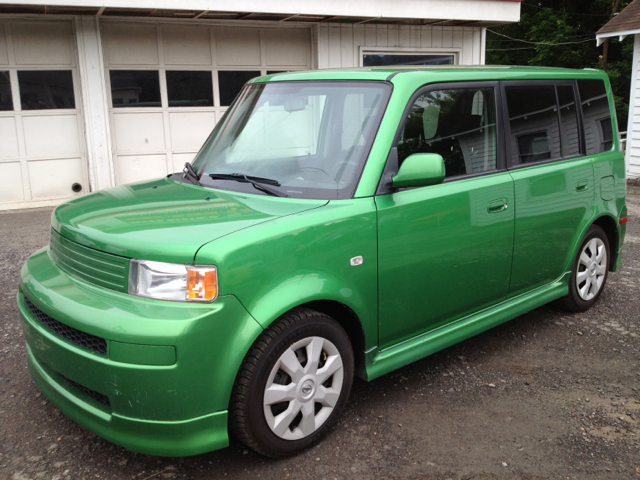 Scion xB 2006 photo 1