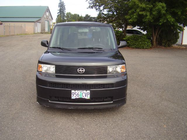 Scion xB 2006 photo 1