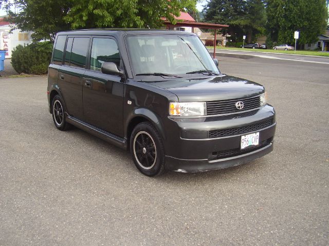 Scion xB 2006 photo 2