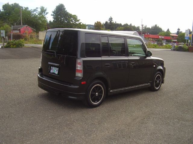 Scion xB 2006 photo 3