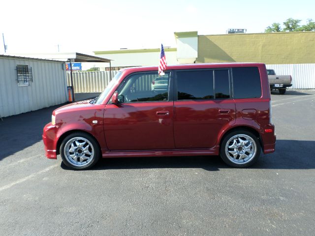 Scion xB 2006 photo 3