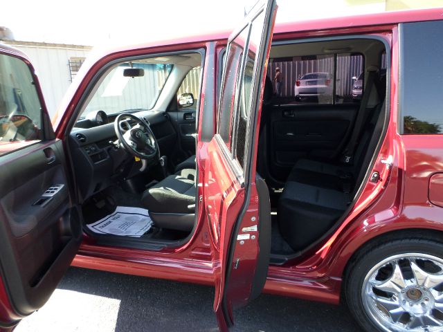 Scion xB 2006 photo 4