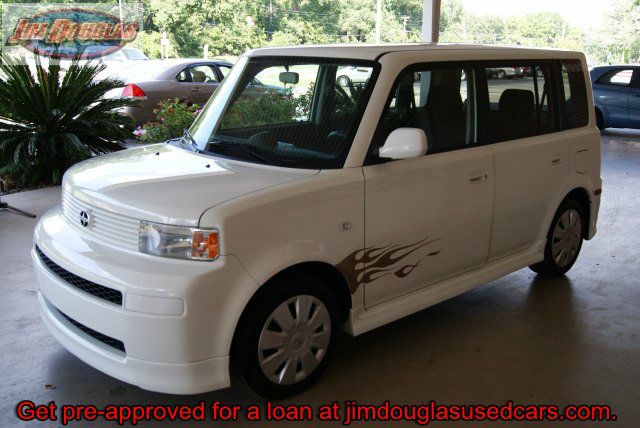 Scion xB 2006 photo 2