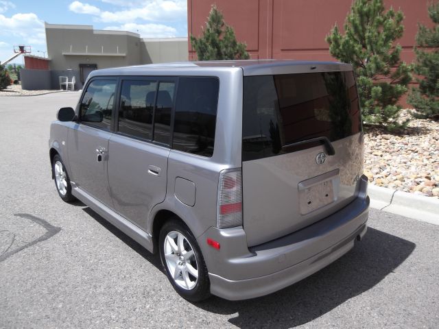 Scion xB 2006 photo 1