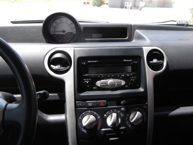 Scion xB 2006 photo 28