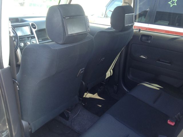 Scion xB 2006 photo 1