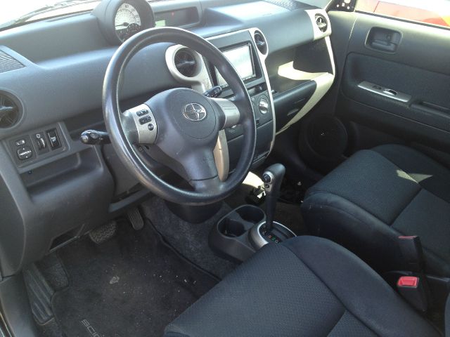 Scion xB 2006 photo 3