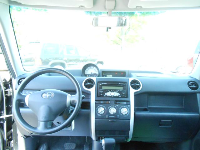 Scion xB 2006 photo 10