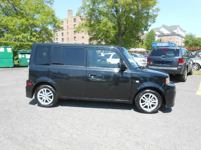 Scion xB 2006 photo 4