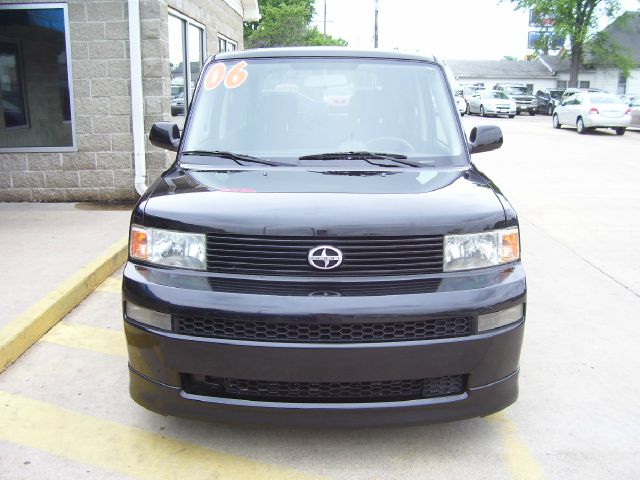 Scion xB 2006 photo 16