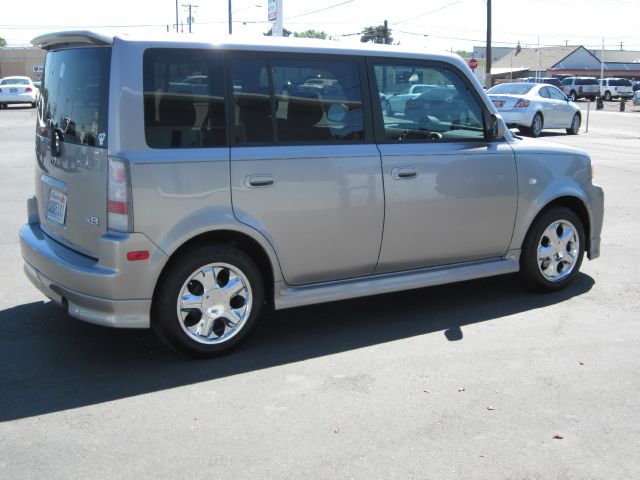 Scion xB 2006 photo 6