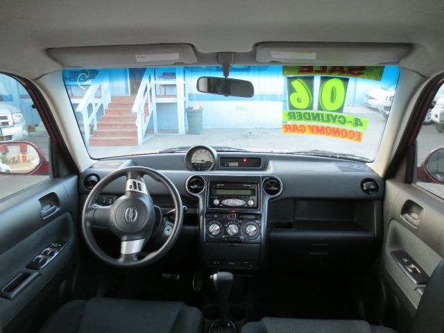 Scion xB 2006 photo 7