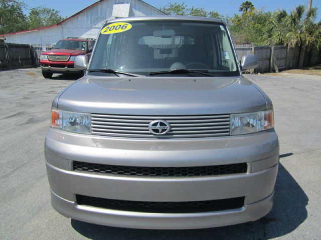 Scion xB 2006 photo 1