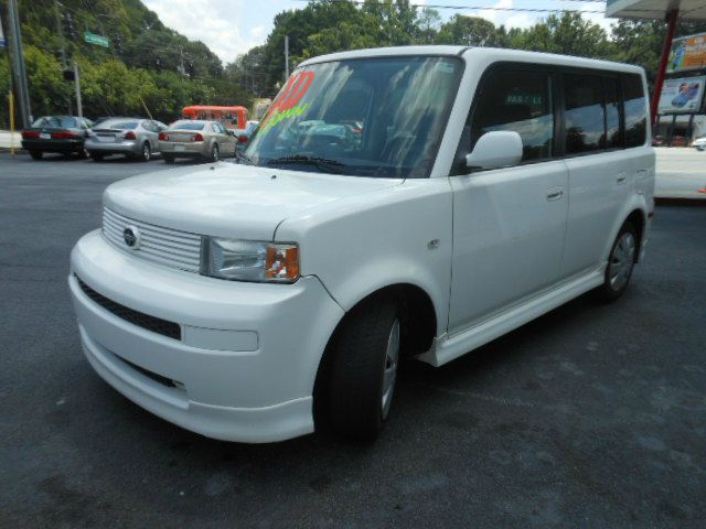 Scion xB 2006 photo 3