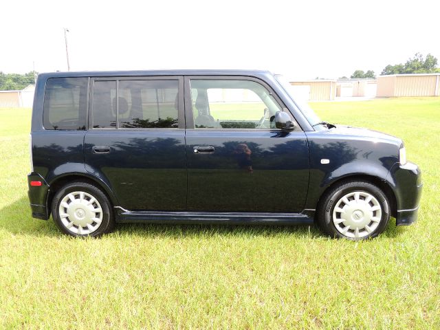 Scion xB 2006 photo 4