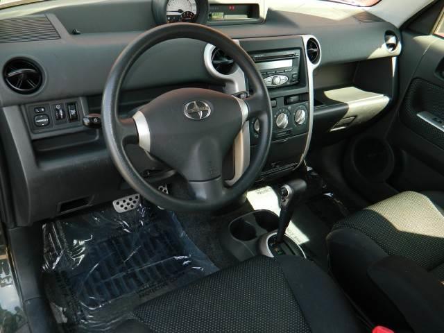 Scion xB 2006 photo 1