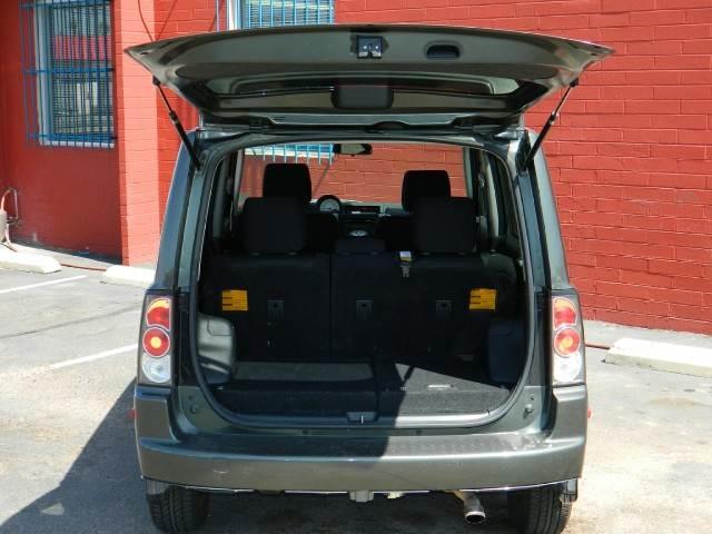 Scion xB 2006 photo 2