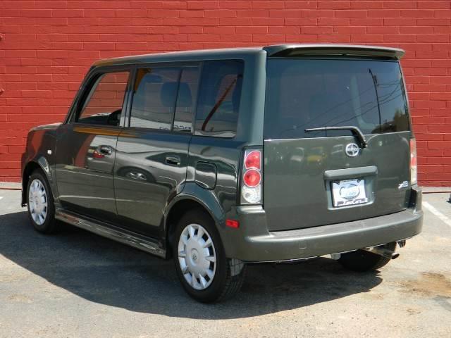 Scion xB 2006 photo 8