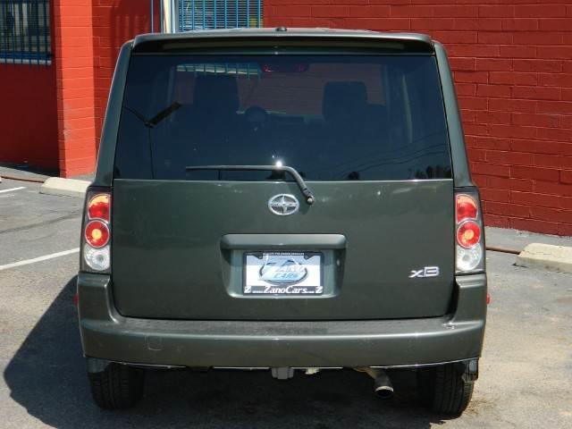 Scion xB 2006 photo 9