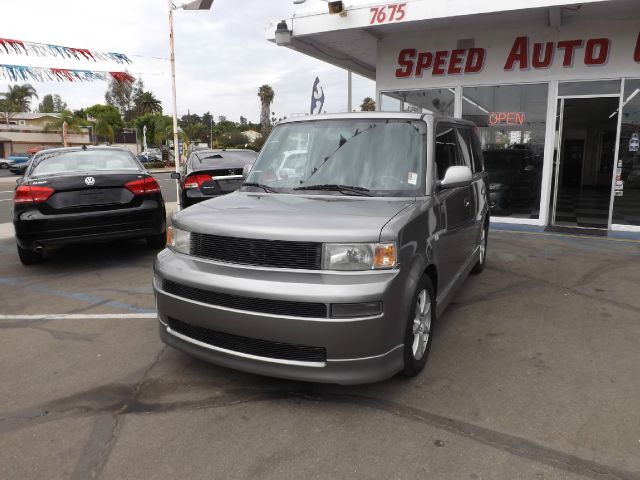 Scion xB 2006 photo 3