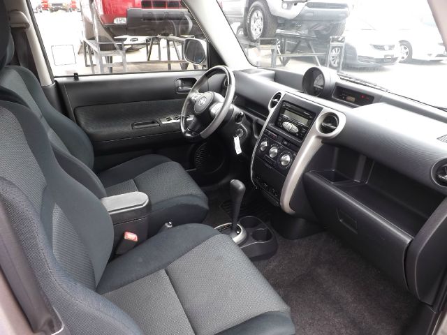 Scion xB 2006 photo 4