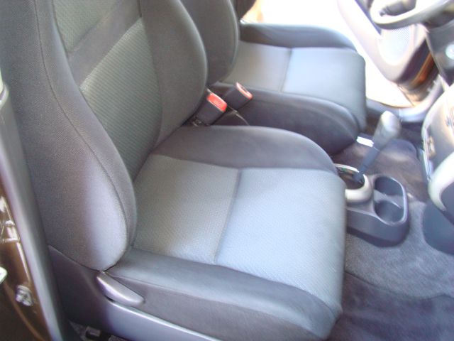 Scion xB 2006 photo 1