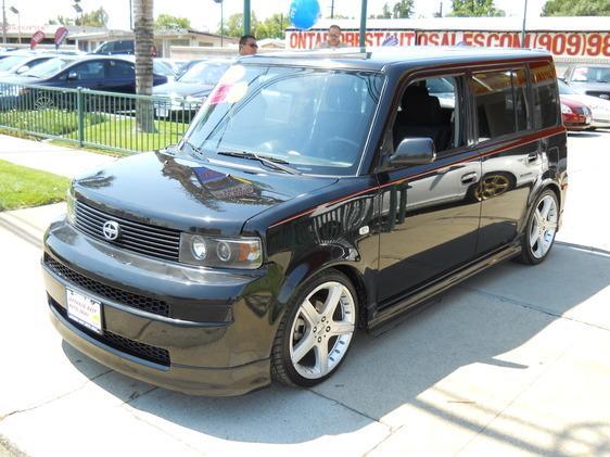 Scion xB 2006 photo 2